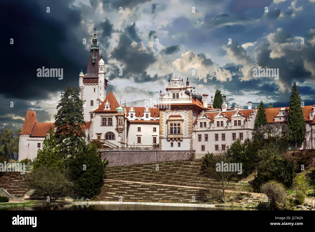 Prag die Burg Pruhonice mit einem großen Park befindet sich in der Nähe von Prag, Tschechische Republik Stockfoto