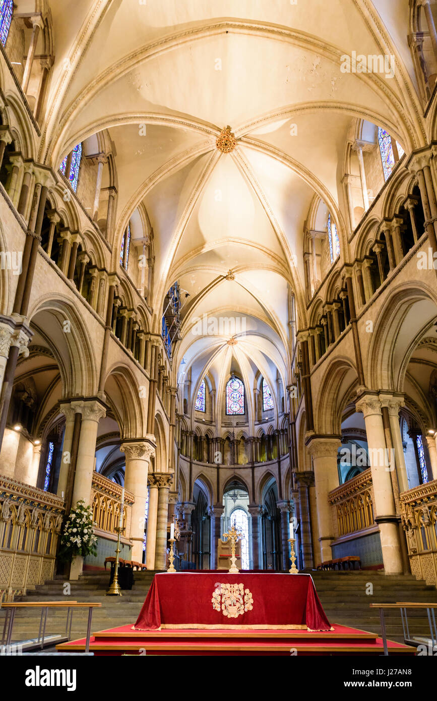 Innenraum der Kathedrale von Canterbury Stockfoto