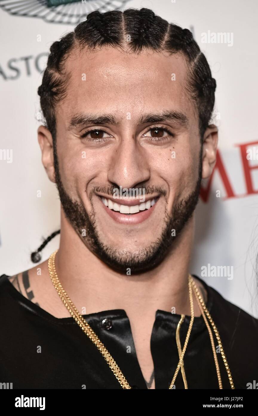 New York, NY, USA. 25. April 2017. Colin Kaepernick im Ankunftsbereich mal 100 Galadinner 2017, Jazz am Lincoln Center Frederick P. Rose Hall, New York, NY-25. April 2017. Bildnachweis: Steven Ferdman/Everett Collection/Alamy Live-Nachrichten Stockfoto