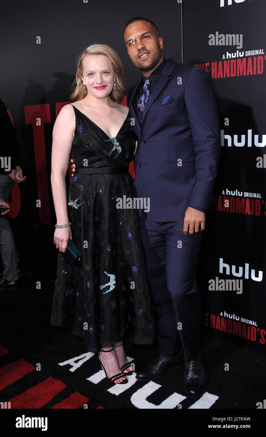 Hollywood, CA, USA. 25. April 2017. 25. April 2017 - Hollywood, Kalifornien - Elizabeth Moss, O-T Fagbenle. Los Angeles-Premiere von Hulu '' The Handmaid es Tale'' ArcLight Hollywood in Hollywood statt. Bildnachweis: Birdie Thompson/AdMedia Credit: Birdie Thompson/AdMedia/ZUMA Draht/Alamy Live-Nachrichten Stockfoto