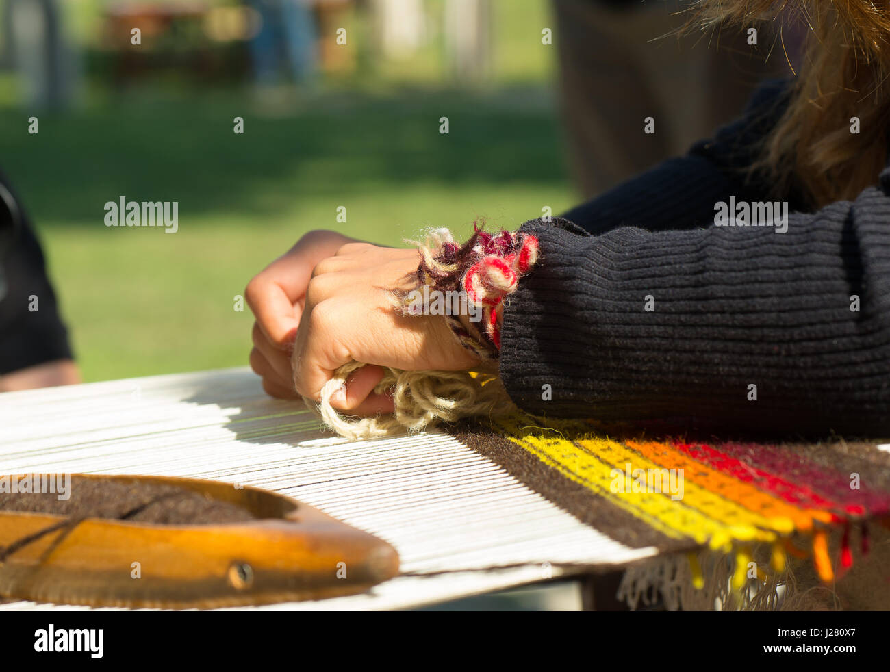 Handarbeit. Hand-Webstuhl Stockfoto