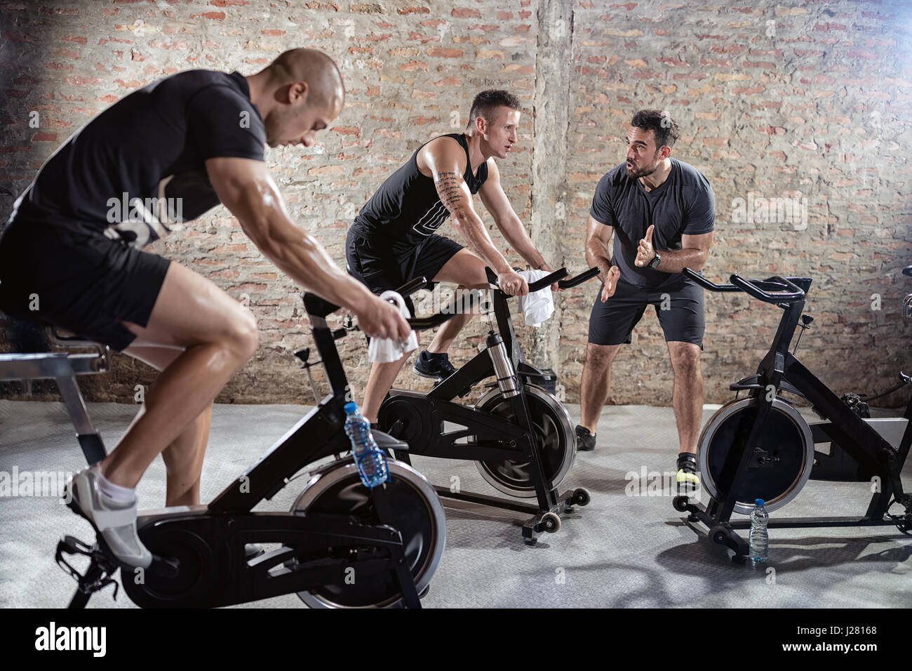 Cardio-Training auf dem Fahrrad, Sport und gesunde Lebensweise Stockfoto