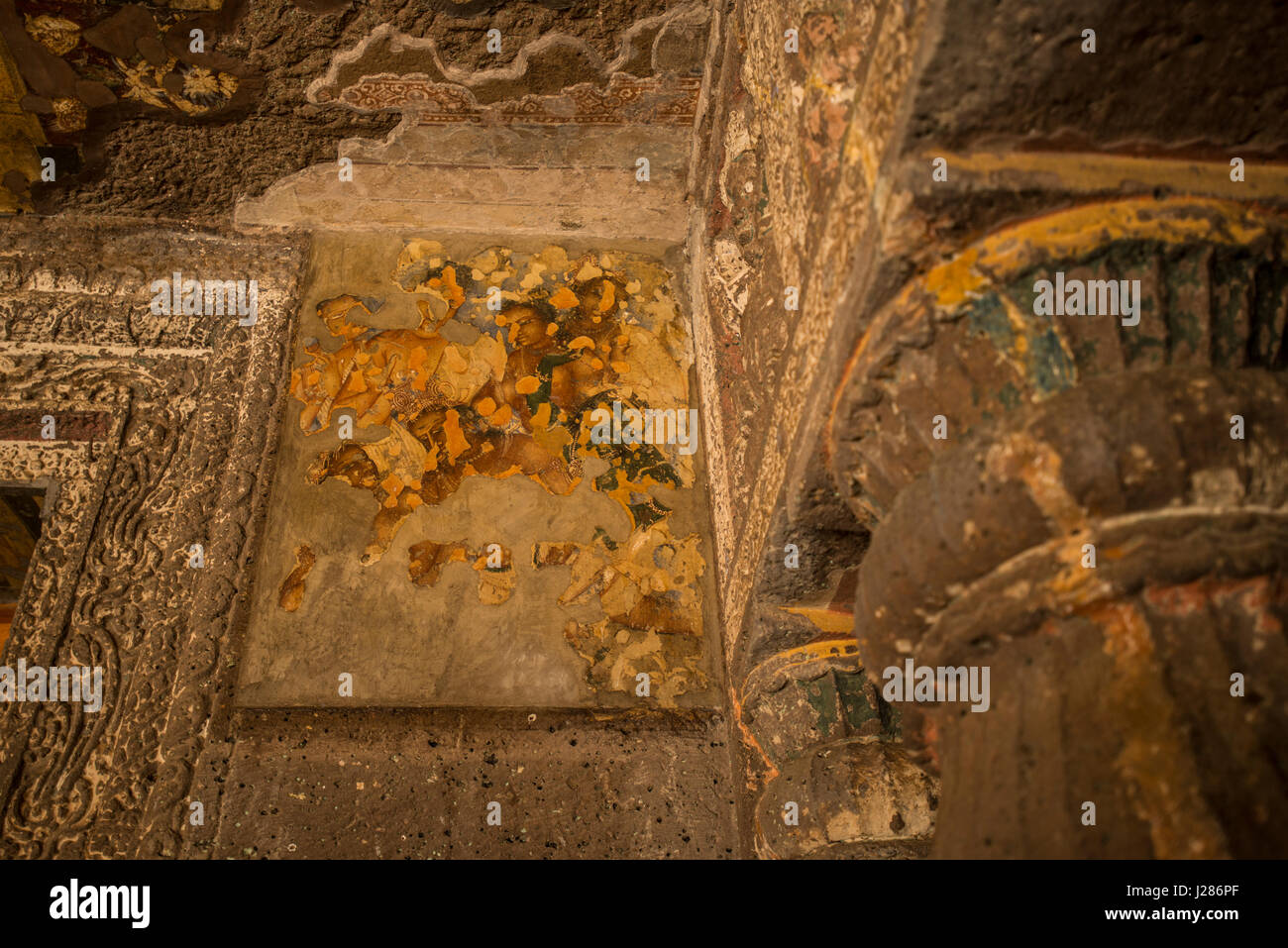 Details in einer Säule Halterung in einer Höhle in Ajanta Höhlen, Aurangabad, Maharashtra, Indien Stockfoto