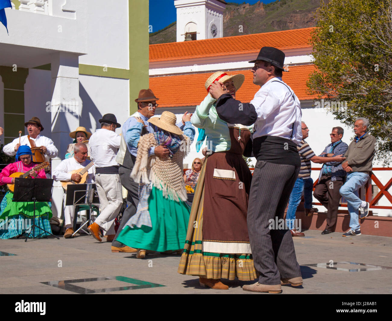 Tejeda, Spanien - 5 Februar: Touristen und Einheimische genießen Fiesta del Almendro En Flor, Mandel Blume Feier, 5. Februar 2017 in Tejeda Gran Cana Stockfoto