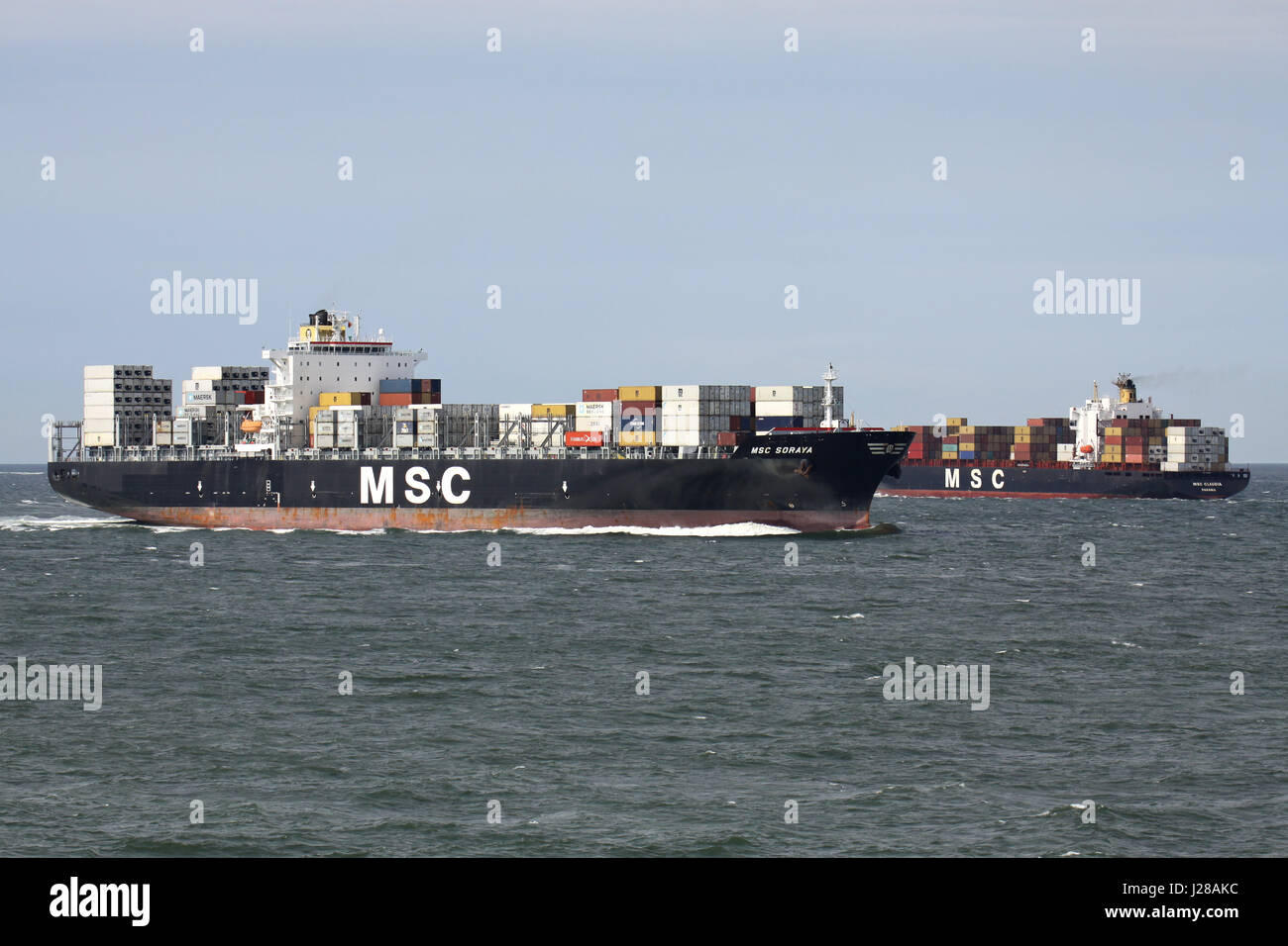 MSC-SORAYA und MSC CLAUDIA am Meer. MSC ist die weltweit zweitgrößte Reederei in Bezug auf die Container-Schiff-Kapazität. Stockfoto