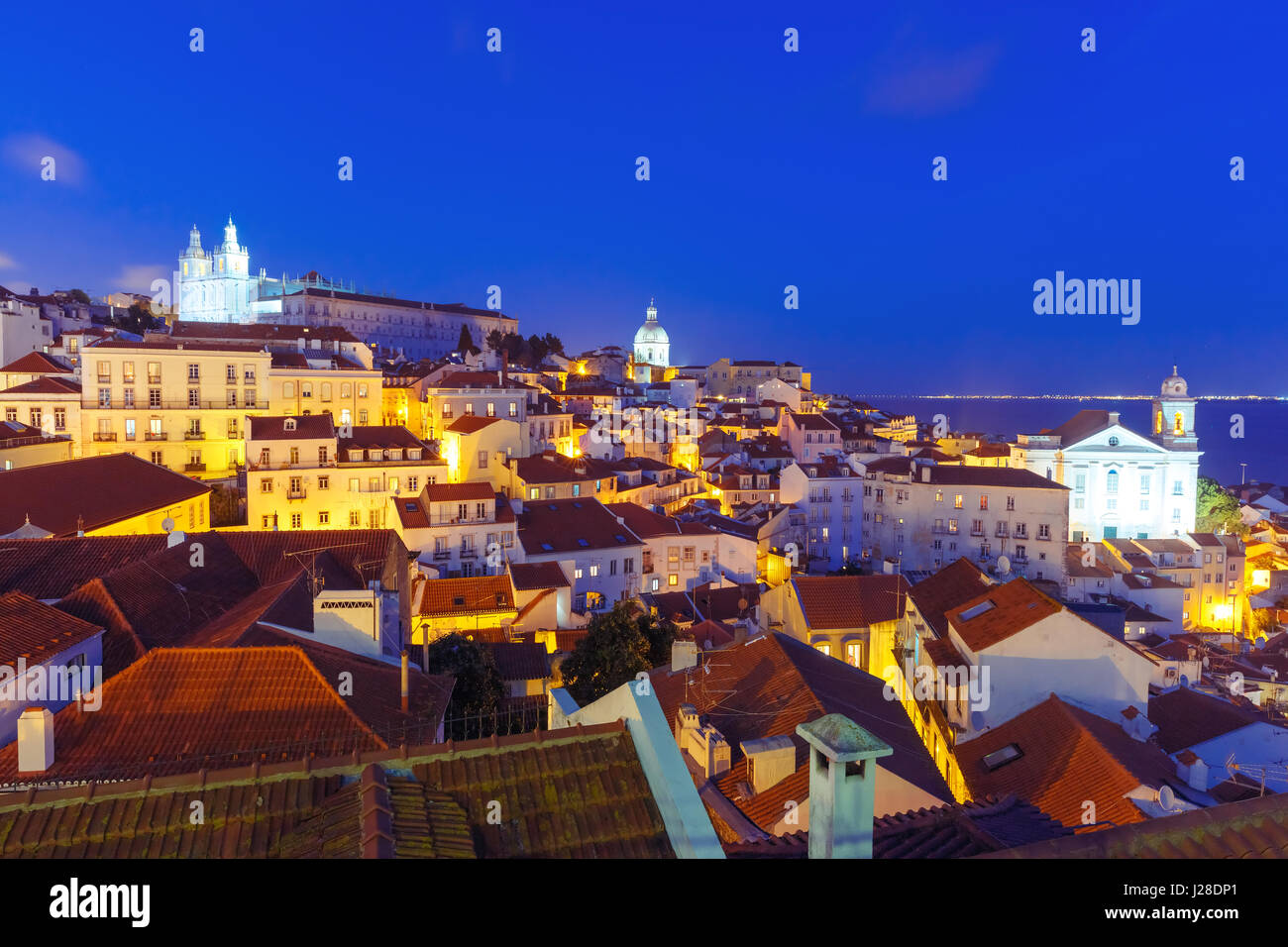 Alfama in der Nacht, Lissabon, Portugal Stockfoto