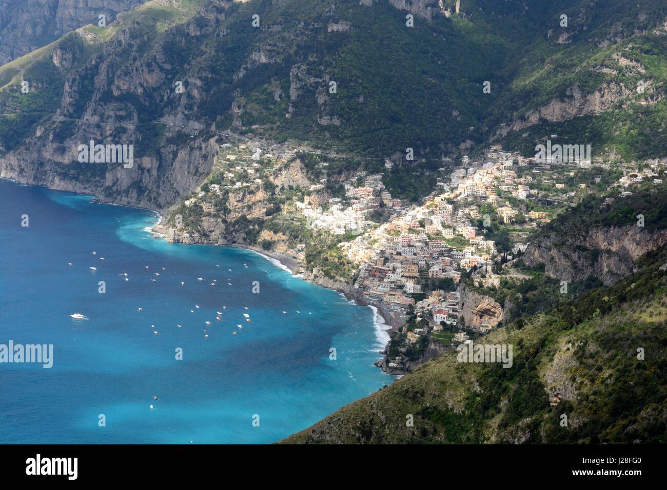 Positano malerischen Klippe Seite Dorf an der Amalfi-Küste und der Bucht von Salerno vom Weg der Götter-Kampanien-Italien Stockfoto