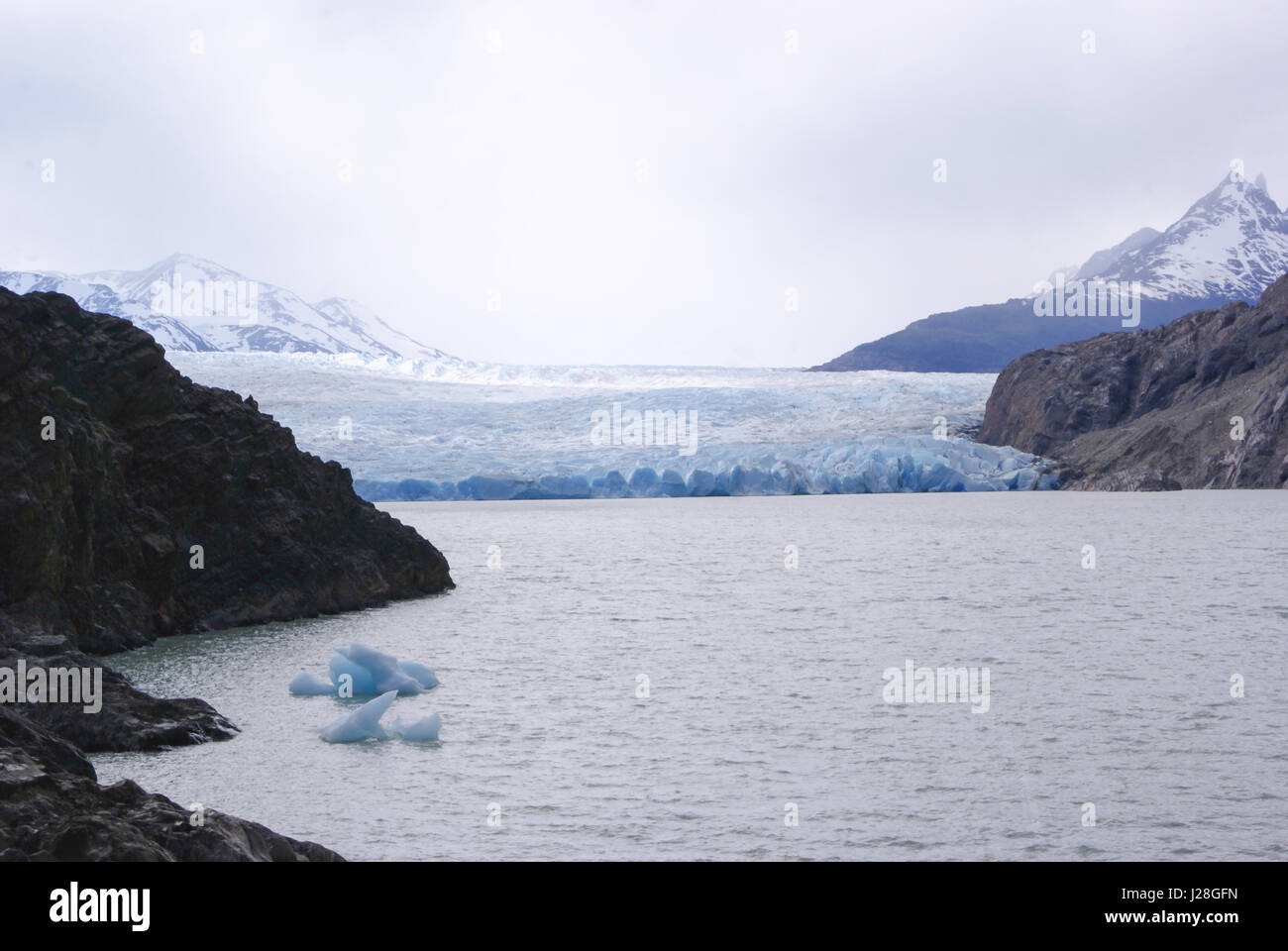 Chile, Nationalpark Torres del Paine, Wanderung, Richtung Gletscher, Lago grau grau Stockfoto