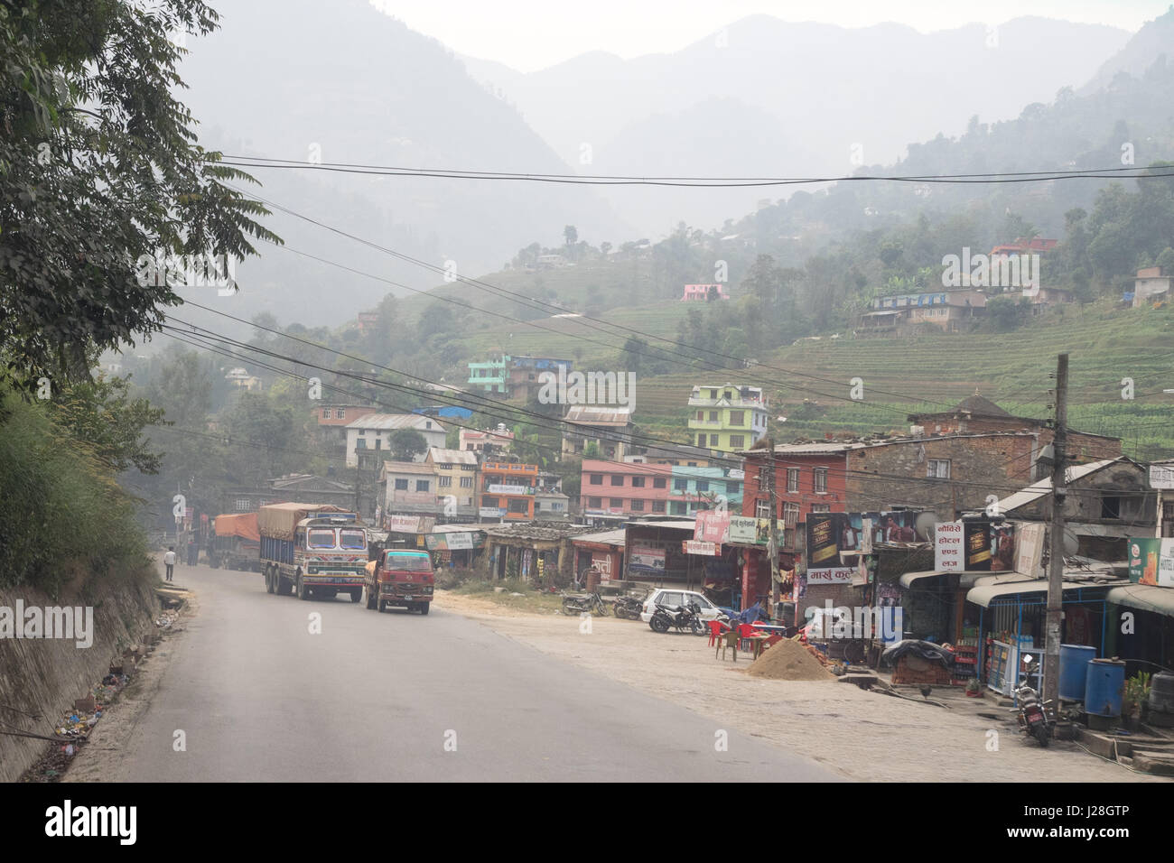 Nepal, Zentralregion, Naubise, Annapurna Circuit - fahren von Kathmandu nach Bhulbhule - Highway durch das Dorf Naubise westlich von Kathmandu Stockfoto