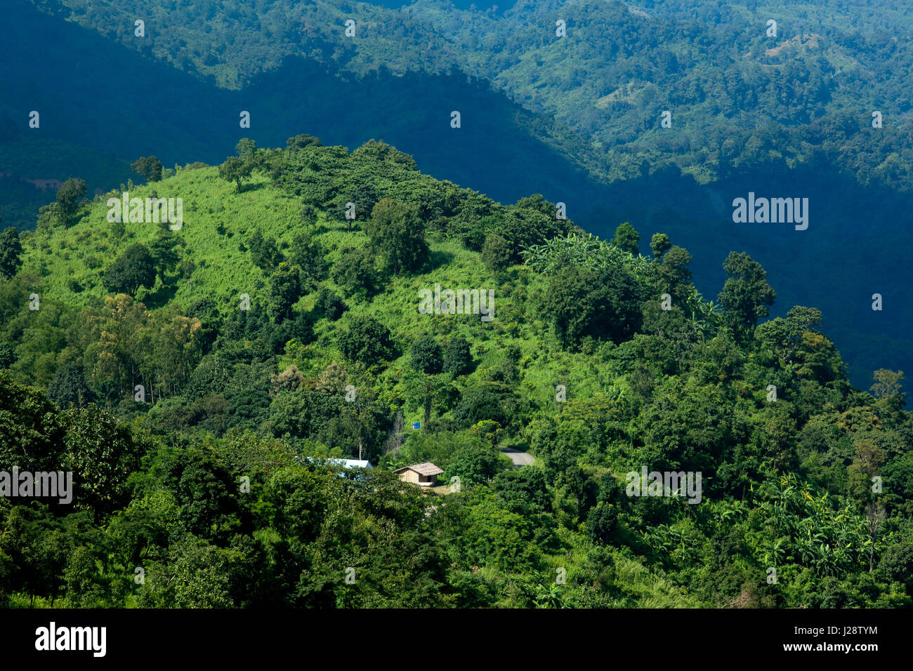 Blick auf die Nilgiri-Landschaft. Es ist eines der höchsten Gipfel und schönen touristischen Ort. Bandarban, Bangladesch. Stockfoto