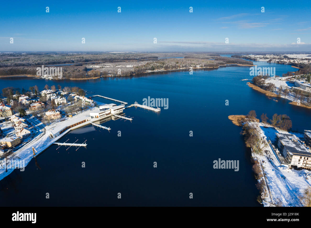 Blick auf den Winter-Pier von oben in Ilawa, kleine Stadt von Polen Stockfoto