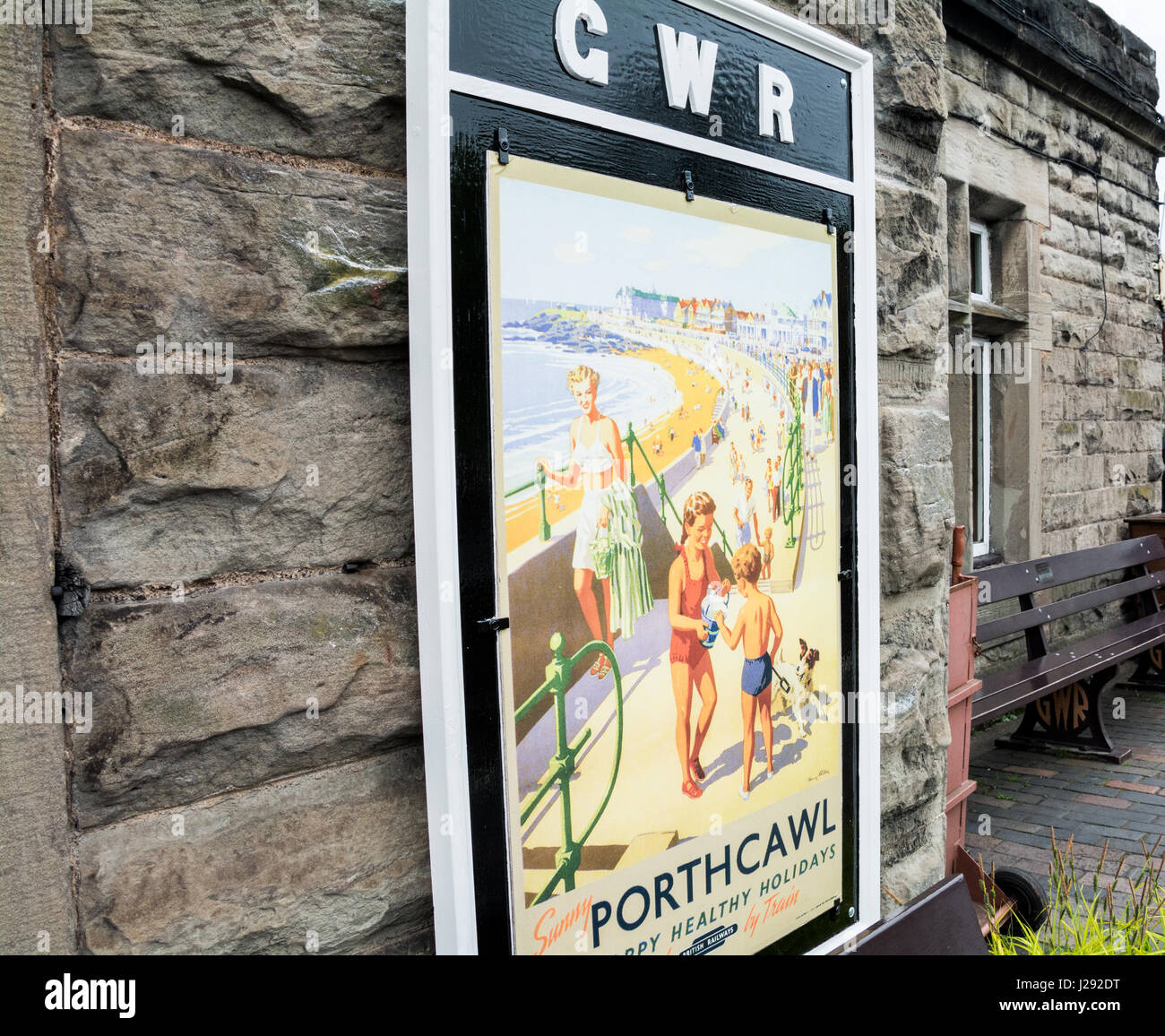 Vintage Reise-Plakat. Werbung Urlaub in Porthcawl. Größere Westbahn. Bahnhof Bridgnorth, Shropshire. Stockfoto