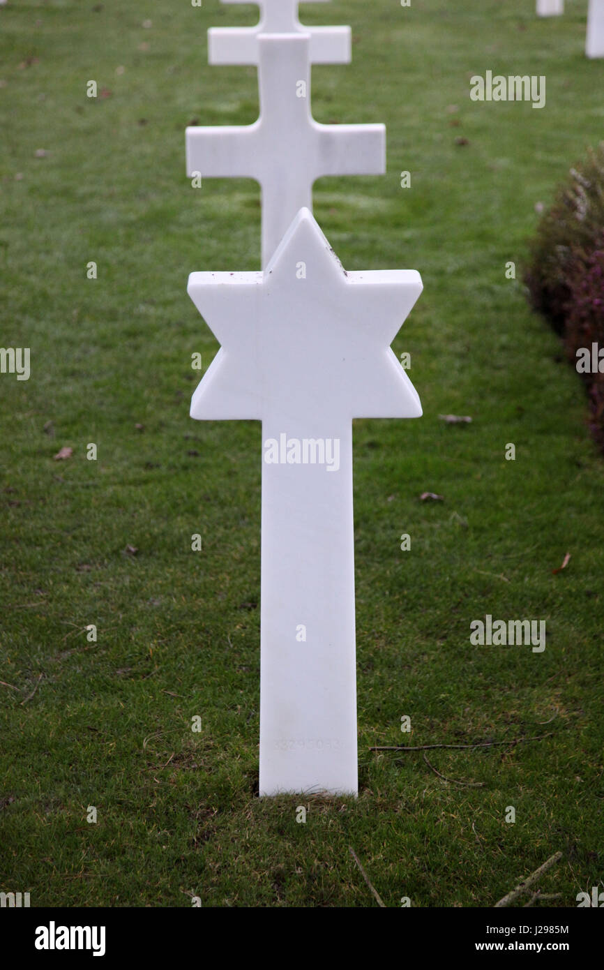 Jüdischen Kreuz Grabstein Colleville WWII-Friedhof in der Normandie, Frankreich Stockfoto