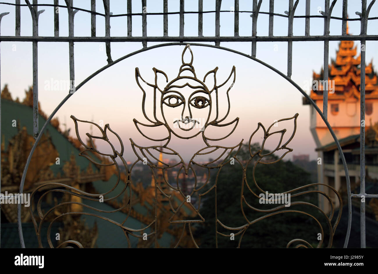 Detail von der Shwedagon-Pagode in Yangon Stockfoto