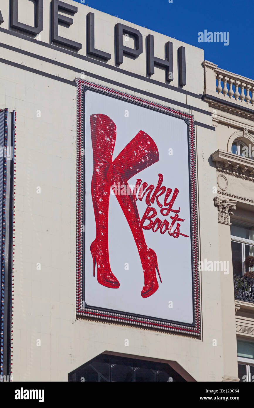 London, Westminster The Adelphi Theatre in den Strang, die musikalische "Kinky Boots" Werbung Stockfoto