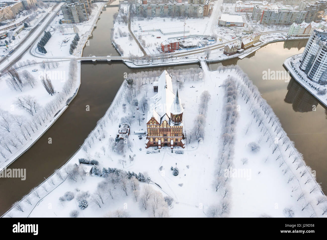 Die Kathedrale von Kaliningrad in den frühen Morgenstunden im Winter, Ansicht von oben Stockfoto