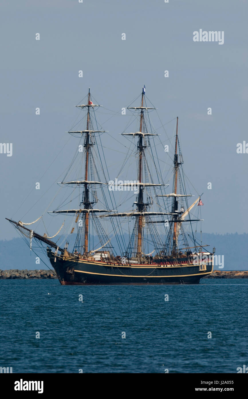 HMS Bounty kommt in den Hafen in Thunder Bay. Stockfoto