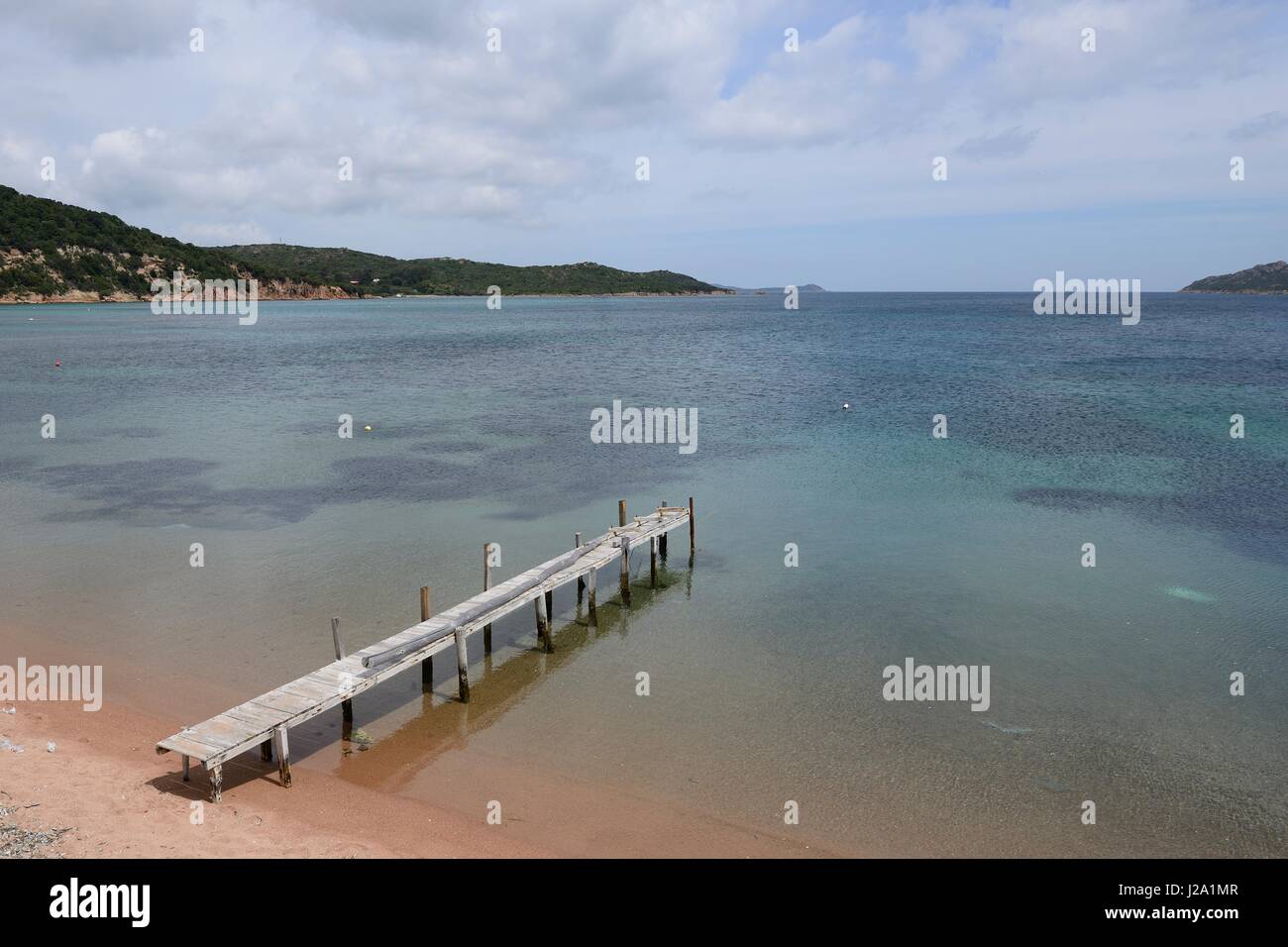 Landeplatz am einsamen Strand auf Korsika Stockfoto