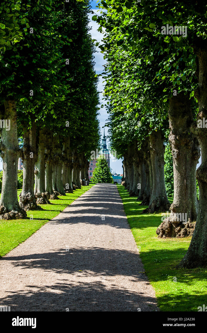 Ein schöner Sommer grüne Ale zu Frederiksborg Palast in Dänemark Stockfoto