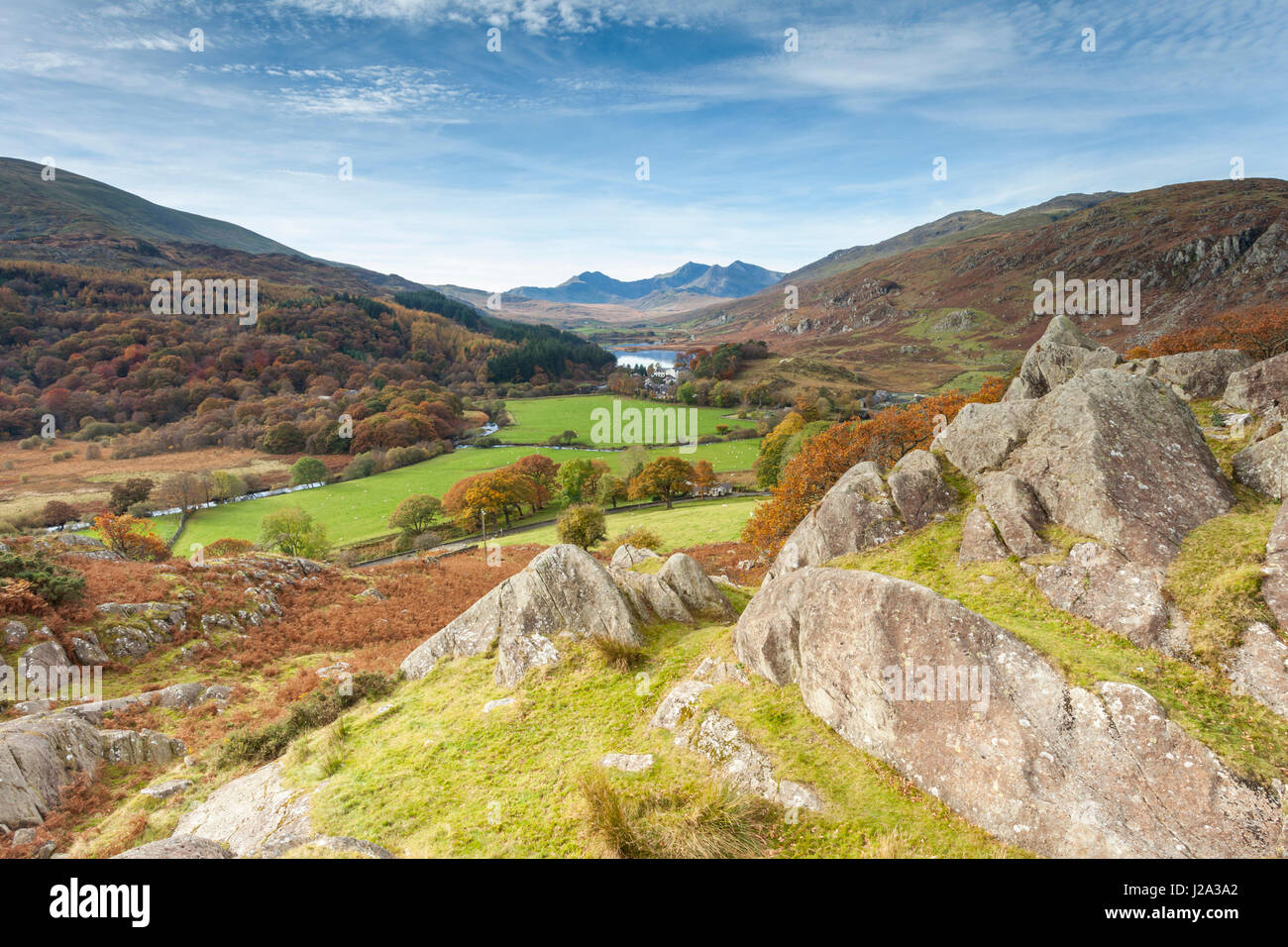 Snowdon Hufeisen und Llynau Mymbyr  mit Herbstfarben  Herbst  Snowdonia, Wales, UK Stockfoto