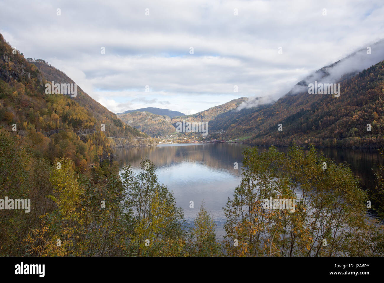 Wunderschöne West norwegischen Herbst Natur. Stockfoto