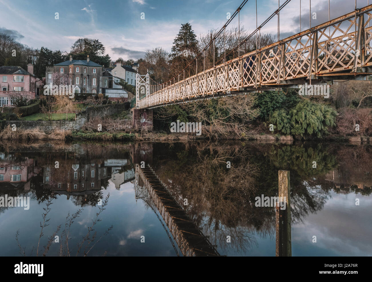 Dalys Hängebrücke AKA Shakey Brücke über den River Lee, Stadt Cork, Irland Stockfoto