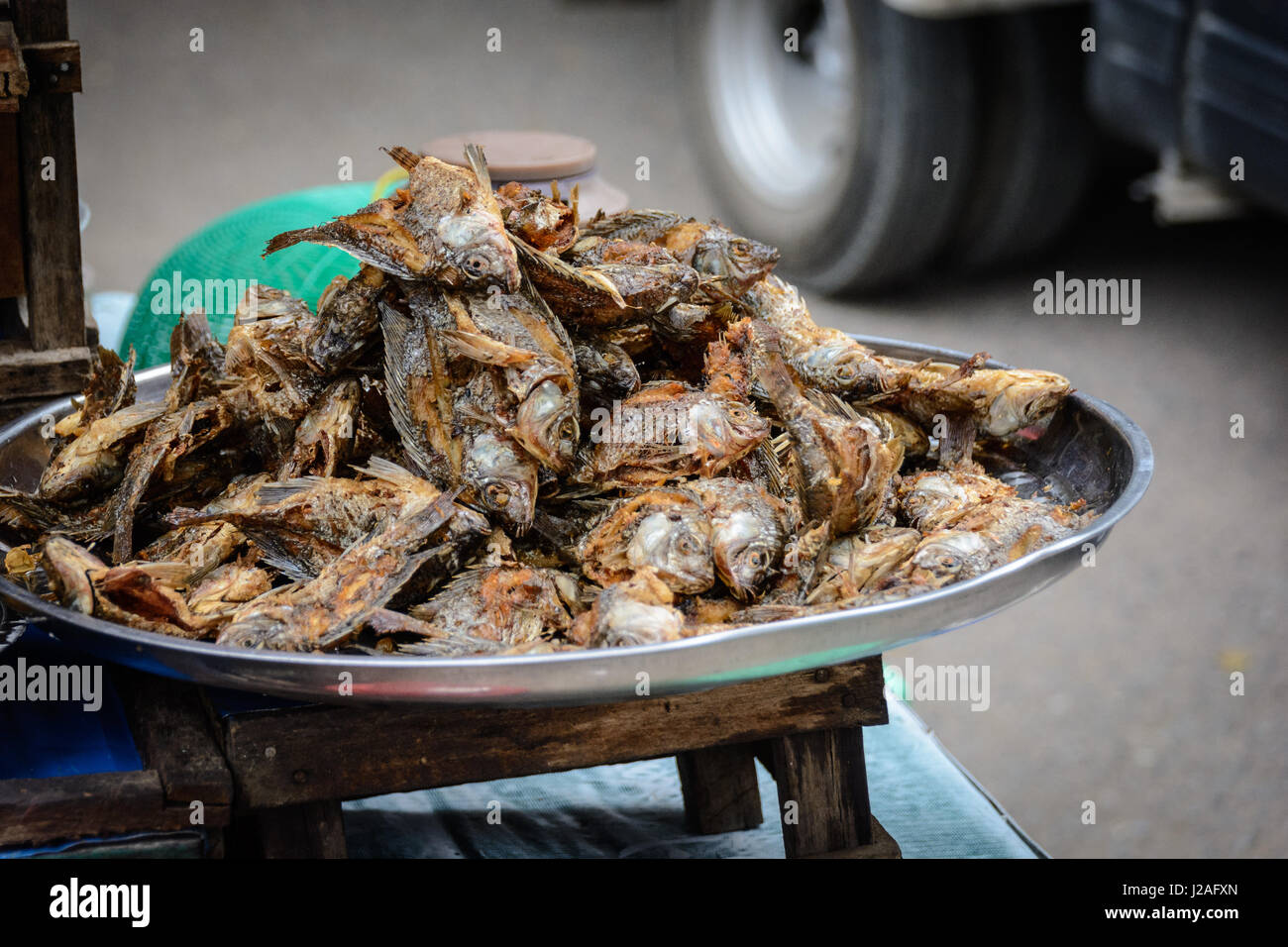 Myanmar (Burma), Mandalay Region, Amarapura, Fisch Verkauf Stockfoto