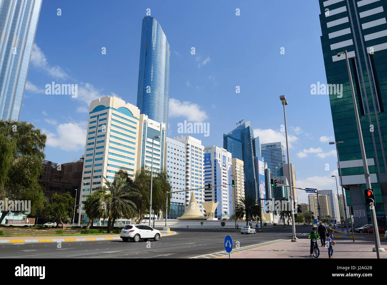 Scheich Rashid Bin Saeed Street in Abu Dhabi, Vereinigte Arabische Emirate, Naher Osten Stockfoto