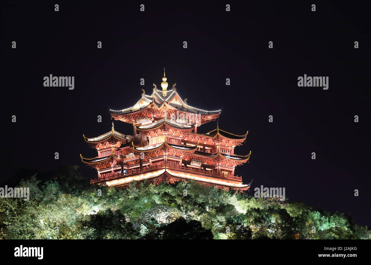 City God Pavillon Nacht in Hangzhou China Stockfoto