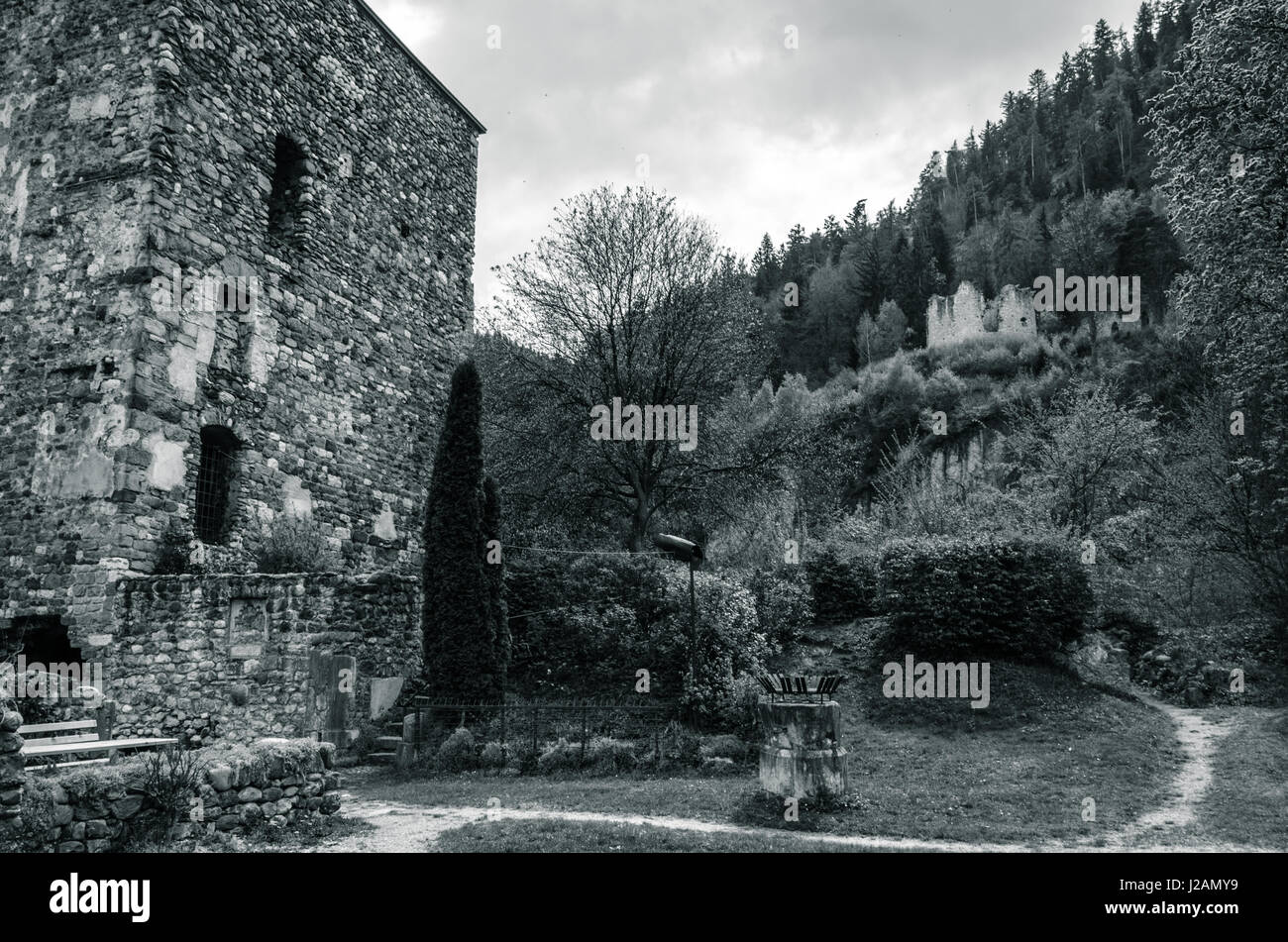 Black Castle Stone Stockfotos & Black Castle Stone Bilder Alamy