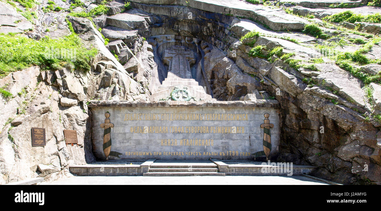 Andermatt, Schweiz - 28. Juni 2016: Suworow-Denkmal zum Gedenken an die Schlacht um die Schöllenenschlucht 25. September 1799. Stockfoto