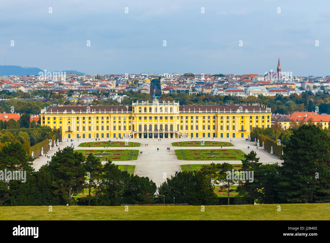 Wien, 14. Oktober 2016: Schloss Schönbrunn in Wien. Barocke Palast ist ...