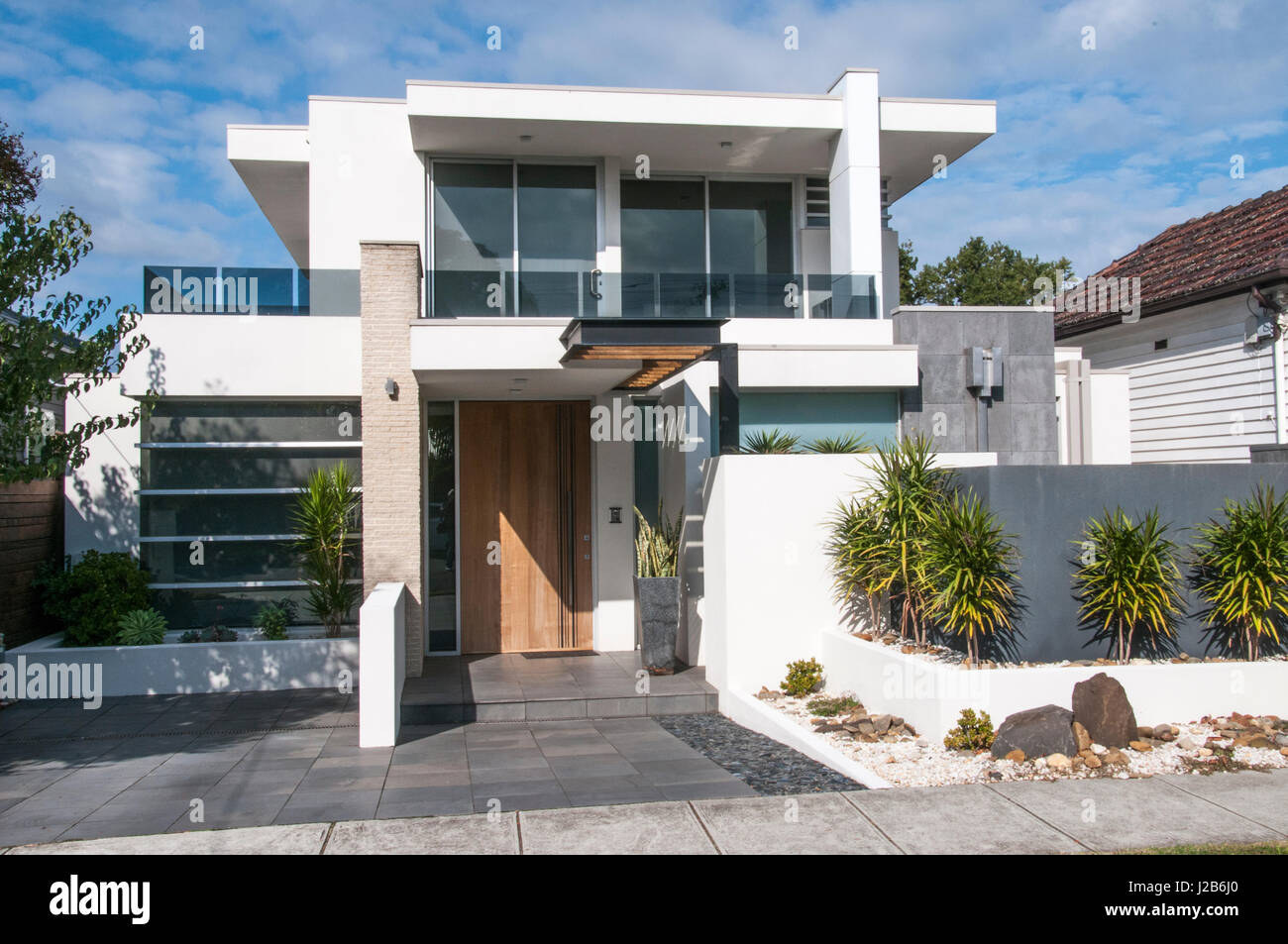 Krass moderne Wohnarchitektur in einem Vorort von Melbourne, Australien Stockfoto