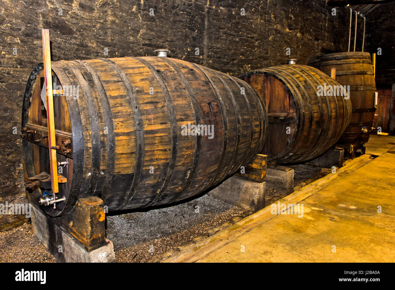 Hafen Weinfässer in einem Weinkeller, Quinta De La Rosa, Pinhao, Alto Douro, Portugal Stockfoto