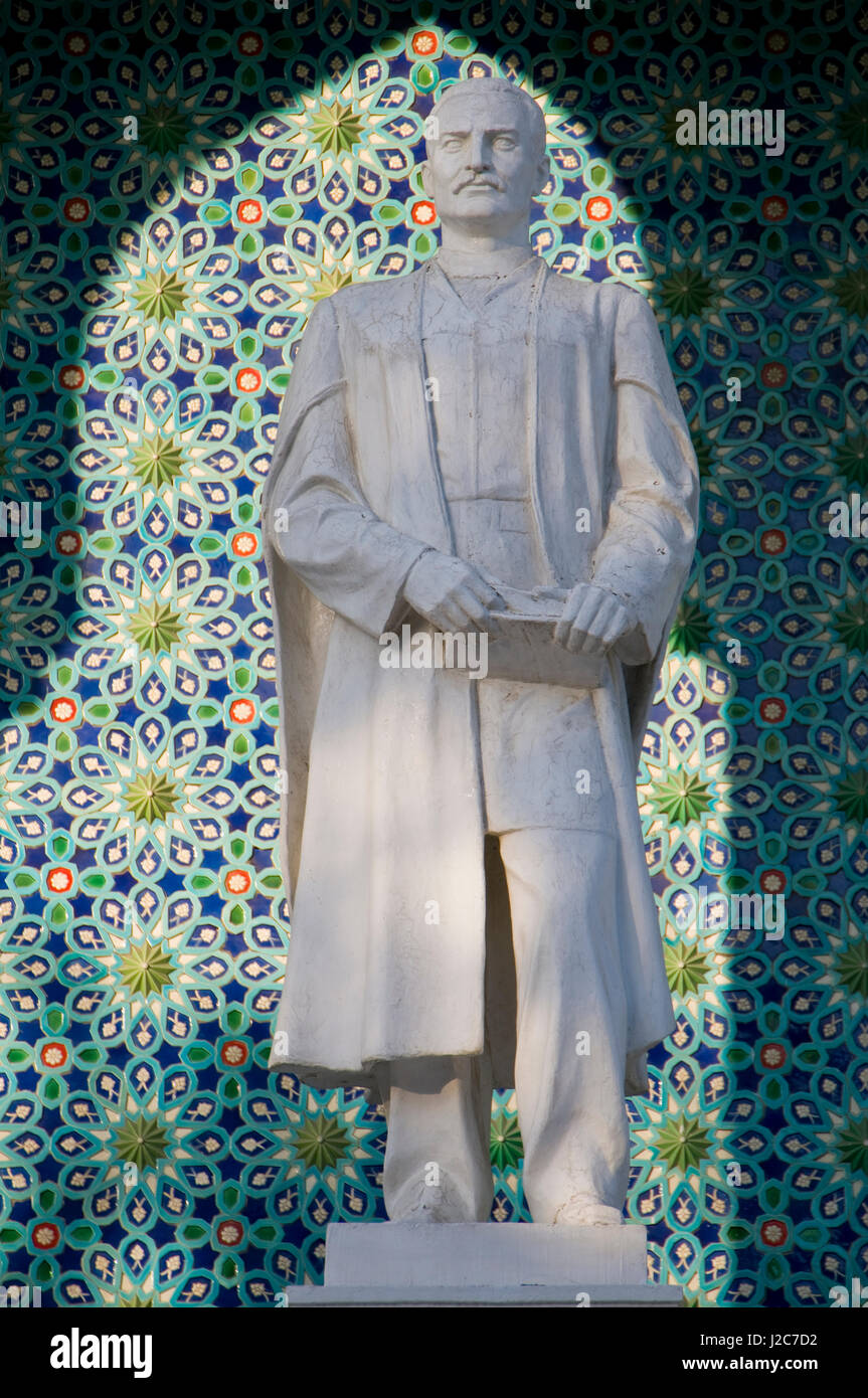 Statue im Museum Nizami der aserbaidschanischen Literatur, Baku, Aserbaidschan, Caucasus Stockfoto