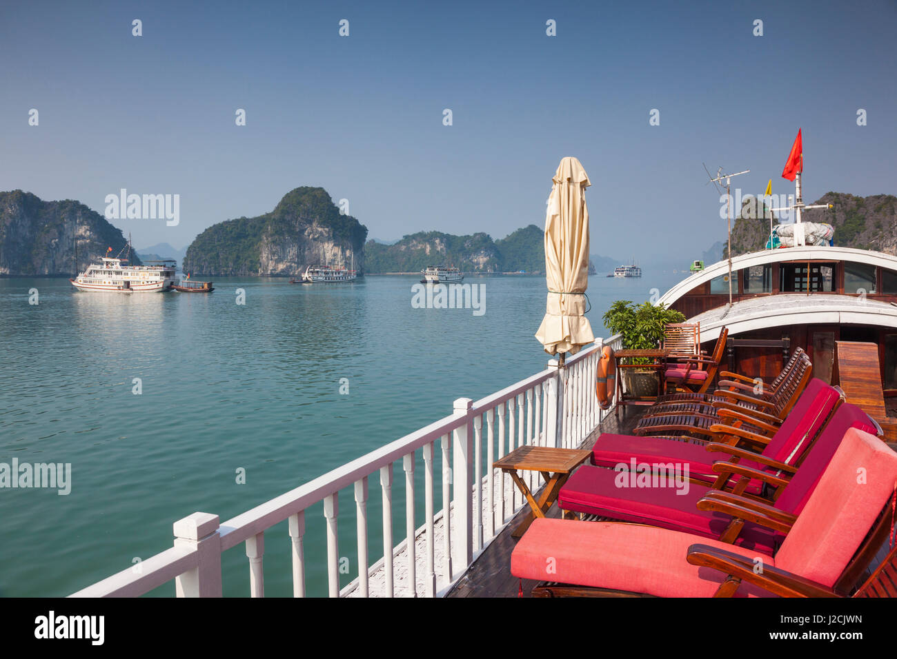 Vietnam, Halong Bay, Ausflugsschiff, deck Ansicht Stockfoto