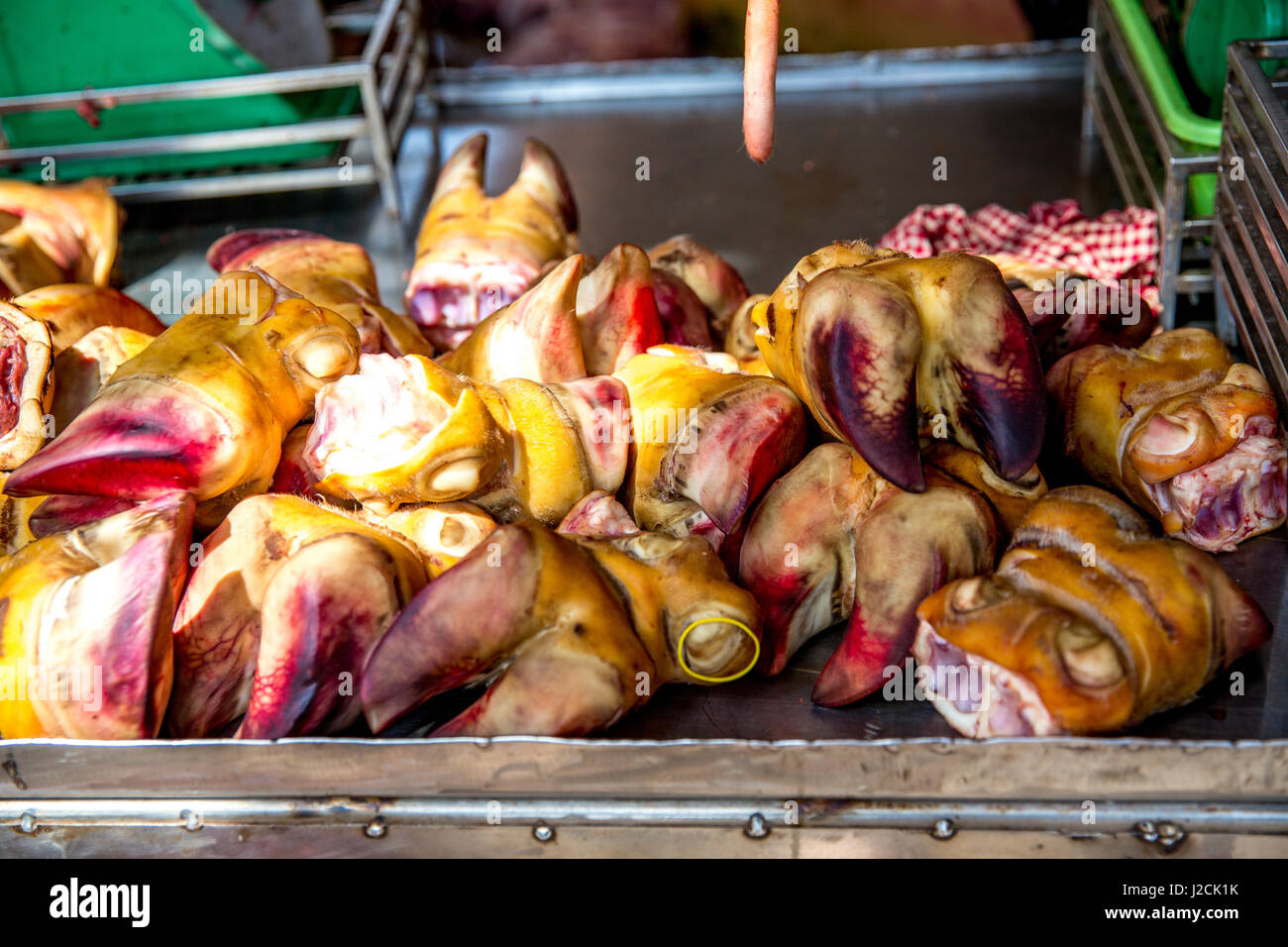 Vietnam, Cần Thơ, Can Tho, Straßenverkauf und Händler in den Straßen der Cần Thơ Hauptstadt und größte Stadt des Mekong-Deltas, Verkauf von lebenden Tieren Stockfoto