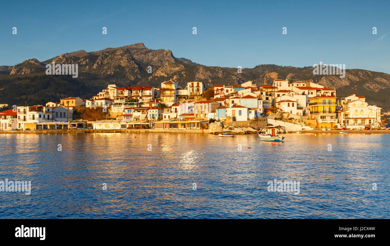 Dorf Kokkari auf der Insel Samos, Griechenland. Stockfoto