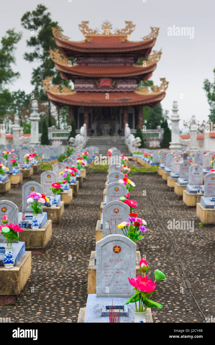 Vietnam, DMZ-Bereich. Quang Tri Provinz, Cam Lo Nordvietnamesen Soldatenfriedhof Stockfoto
