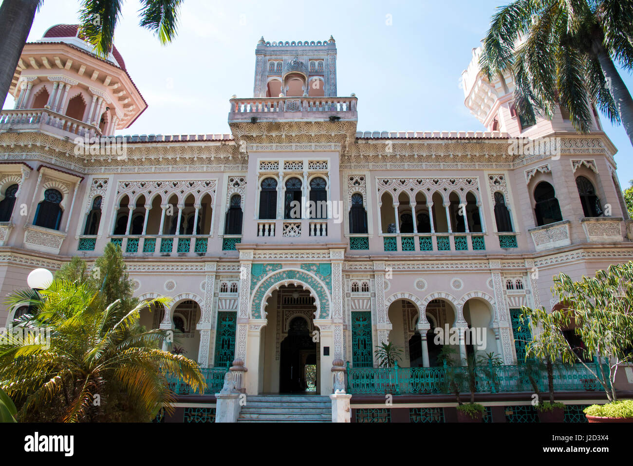 Kuba, Cienfuegos. Neo Centurylassical Gebäude mit europäischem Flair, das Palacio del Valle (1895) ehemalige Wohnhaus des Händlers Celestino Caceres ist ein architektonisches Juwel und Mughal-Stil mit maurischen Arabesken Motiven. Stockfoto