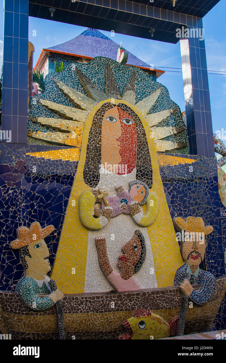 Kuba. Havanna. Atelier des berühmten kubanischen Künstlers Jose Fuster. Mosaik der Jungfrau Maria. Stockfoto