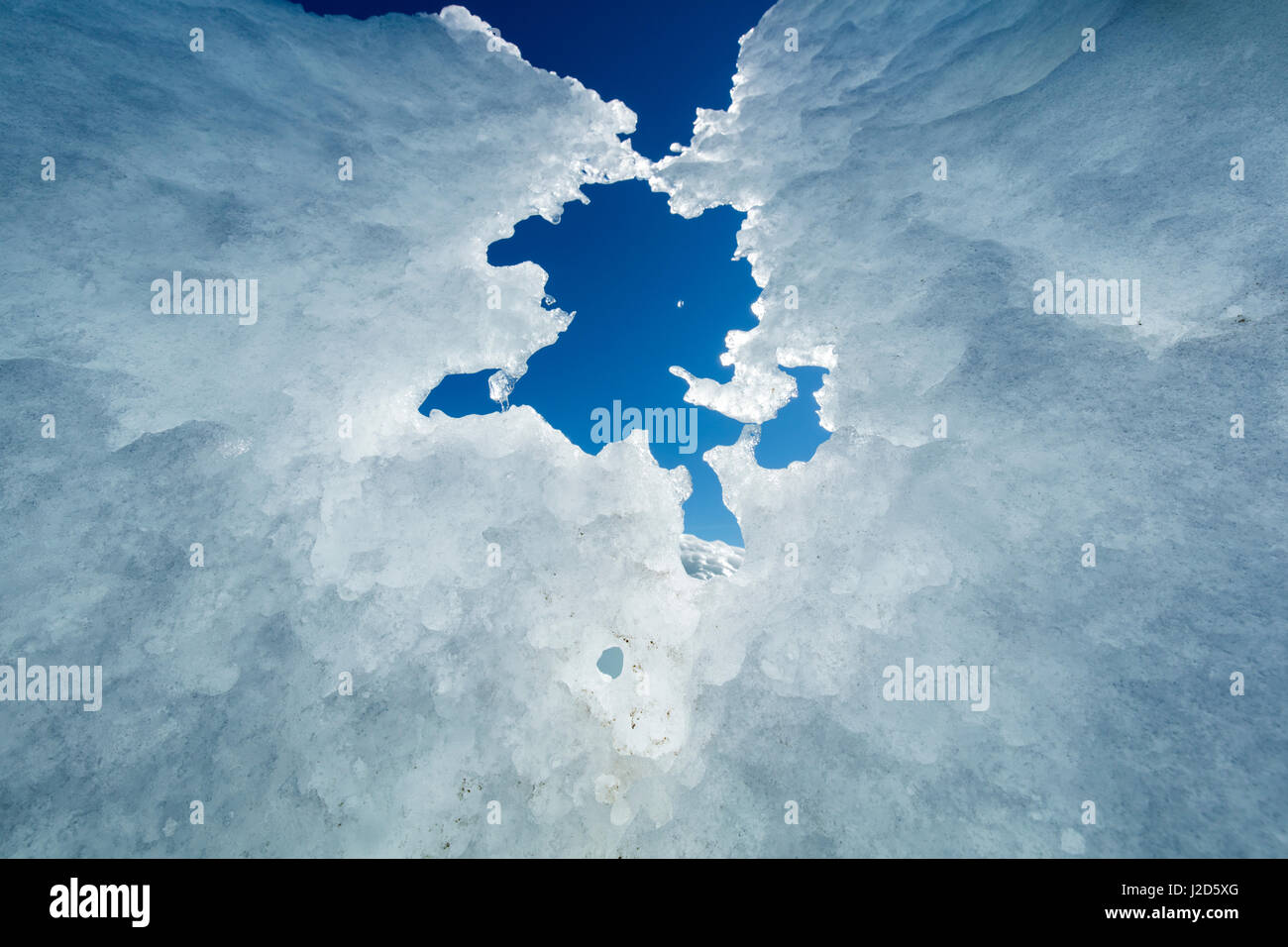 Kanada, Territorium Nunavut, Sommersonne Hintergrundbeleuchtung schmelzenden Meereises schwebend in der Hudson Bay am Sommermorgen (großformatige Größen erhältlich) Stockfoto