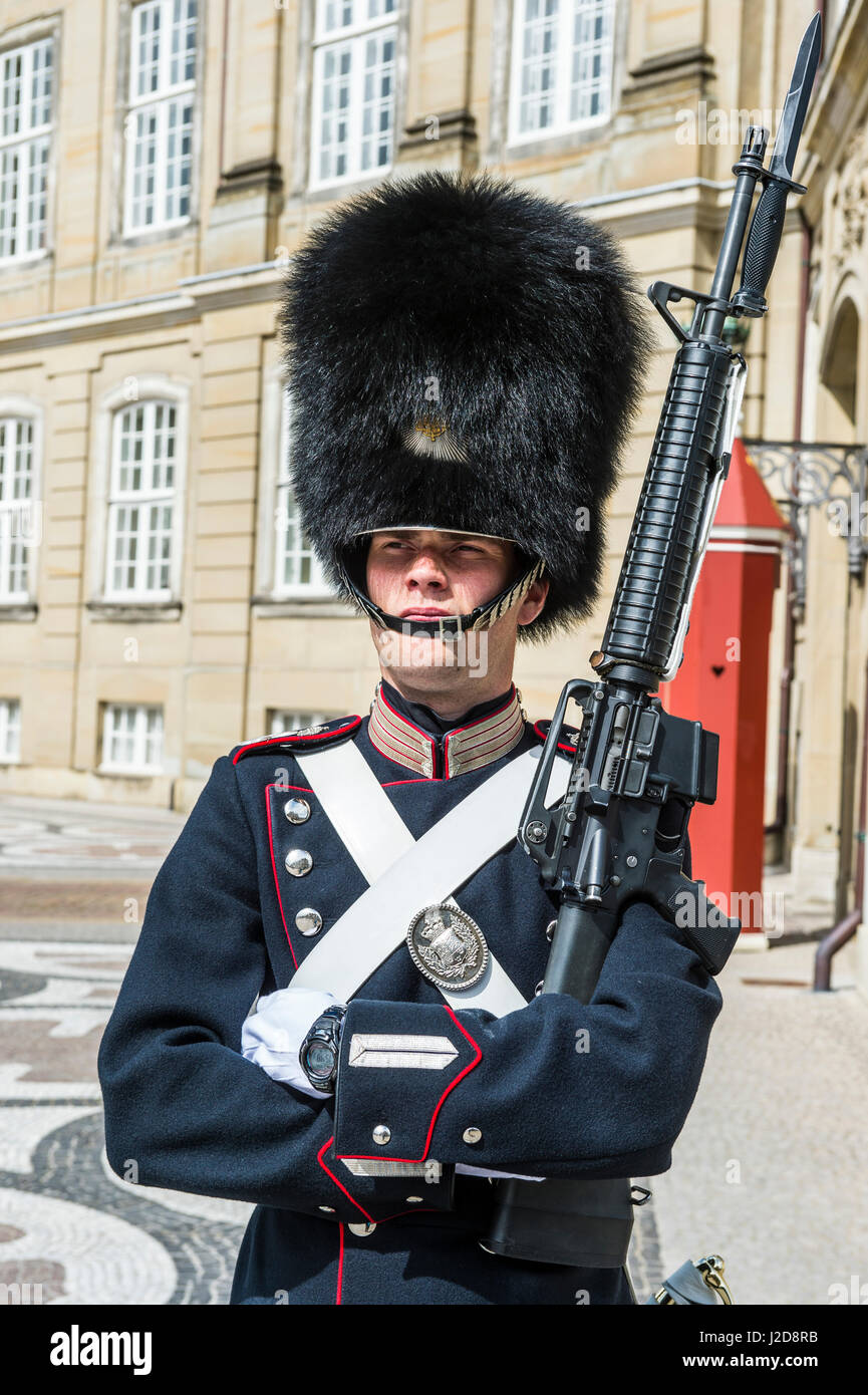 Königliche Leibgarde, Amalienborg, Winterresidenz der dänischen Königsfamilie, Kopenhagen, Dänemark Stockfoto
