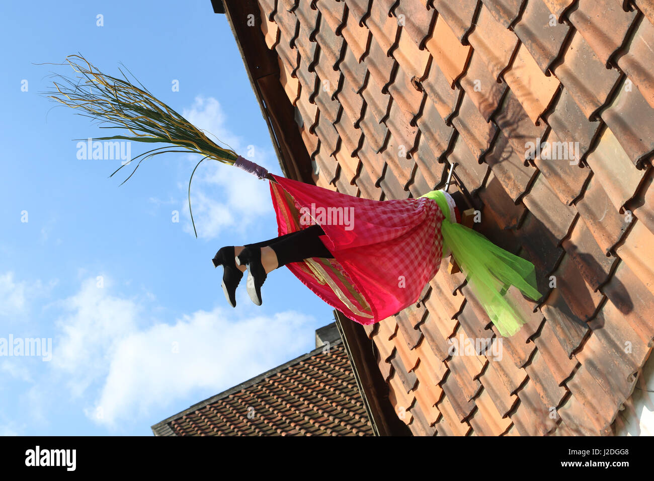 Eine Hexe Figur Hangen Kopfuber In Einem Haus Im Drubeck
