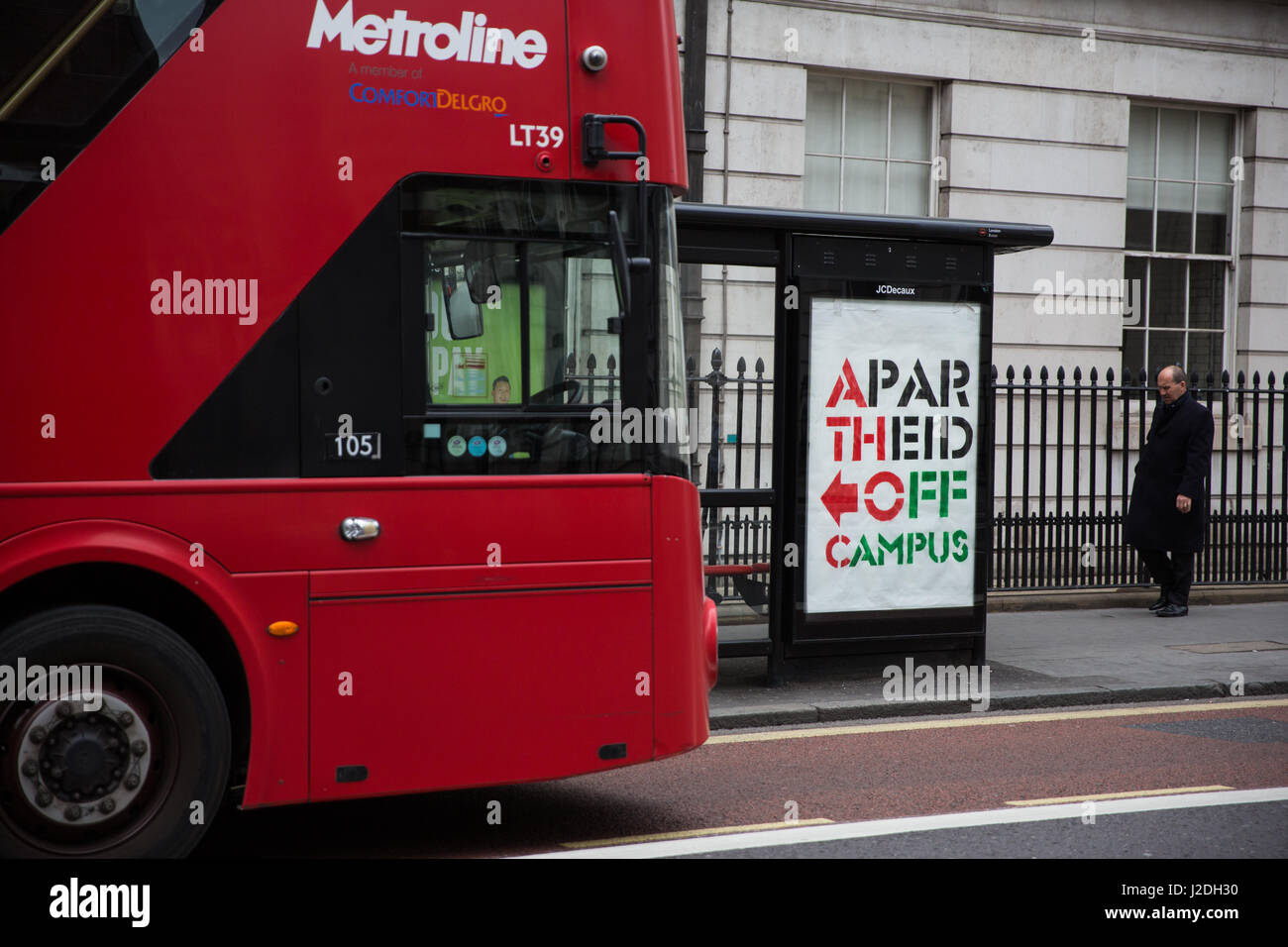 London, UK. 27. April 2017. Unterläuft erscheinen auf Straßen rund um der University of London vor einem "Apartheid Off Campus" Protest von Studenten, Mitarbeiter und Unterstützer außerhalb der School of Oriental and African Studies (SOAS) von der University of London am Tag auf die israelischen Botschafter Mark Regev wird voraussichtlich bei einer Veranstaltung sprechen von der SOAS jüdischen und UN-Gesellschaften organisiert. Bildnachweis: Mark Kerrison/Alamy Live-Nachrichten Stockfoto