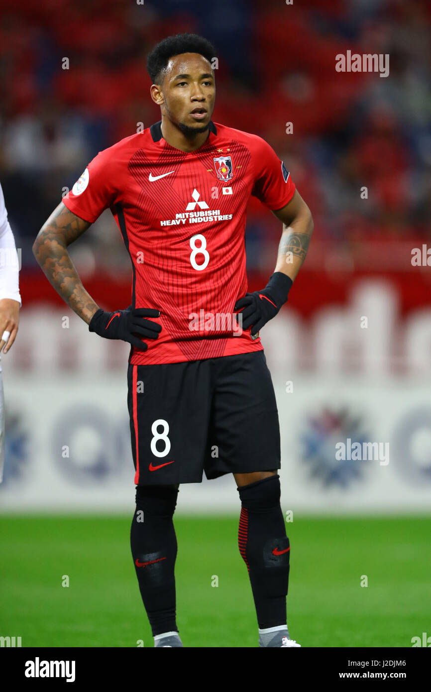 Rafael da Silva (rot), 11. April 2017 - Fußball / Fußball: AFC Champions League-Gruppe F-match zwischen Urawa Red Diamonds 1-0 Shanghai SIPG FC im Saitama Stadium 2002 in Saitama, Japan. (Foto von Kenzaburo Matsuoka/AFLO) Stockfoto