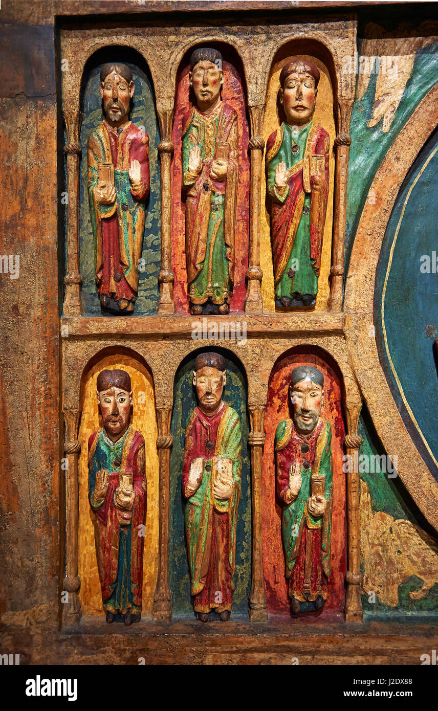 Dreizehnten Jahrhundert Romanesque geschnitzt und bemalt Altar Darstellung der Apostel aus St. Maria de Taull, Vall de Boi, hohe Ribagorca, Spanien.  Nationale A Stockfoto