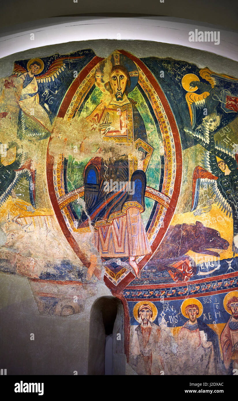 Zweite Hälfte des zwölften Jahrhunderts romanische Fresken in der Apsis d'Esterri de Cardos Darstellung Christus Pantokrator. Die Kirche von Sant Pau-d'Estirri Stockfoto