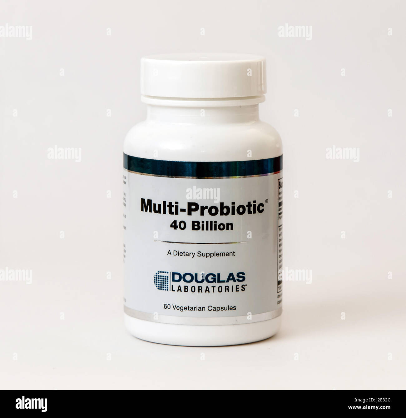 Flasche Multi-Probiotic Ergänzung isoliert auf Weiss. Stockfoto