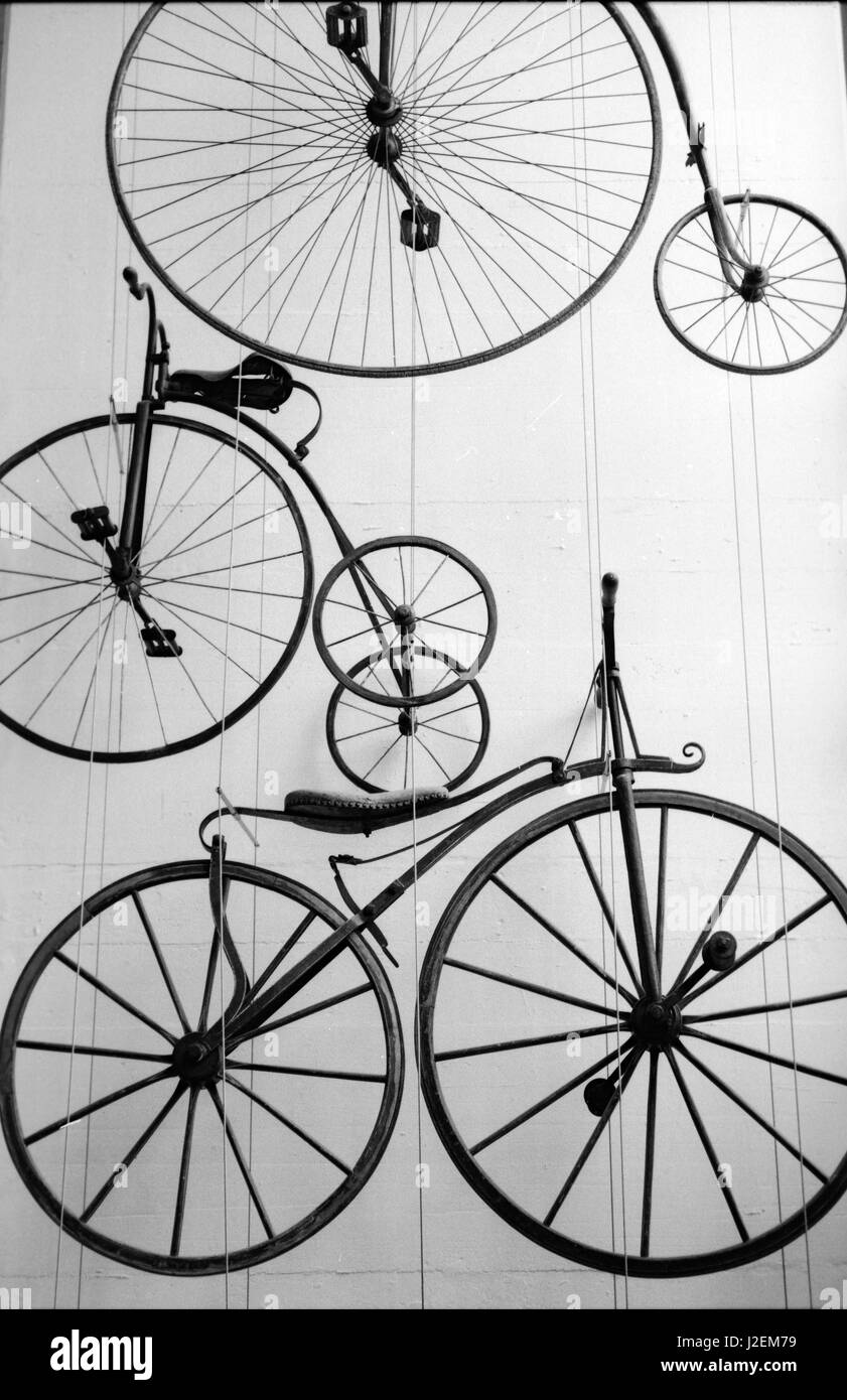 Europa, Schweiz, Luzern. Fahrrad-Display, Verkehrshaus der Schweiz (großformatige Größen erhältlich) Stockfoto
